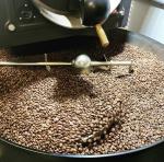 prazenie zrnkovej kavy lighthouse coffee